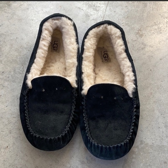 UGG Dakota Suede Slipper - Picture 3 of 10